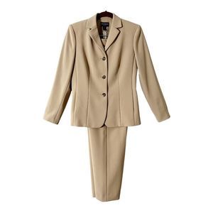 Ann Taylor Women’s Two Piece Suit Set Size 2 Petite New